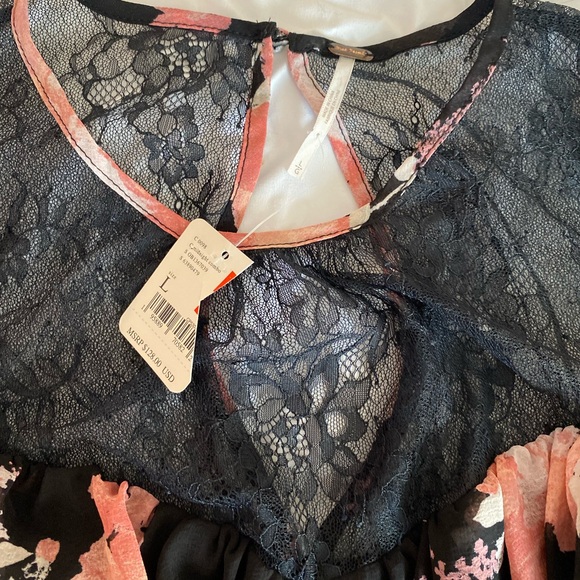 Free People Black and Pink Lace top - Picture 4 of 15